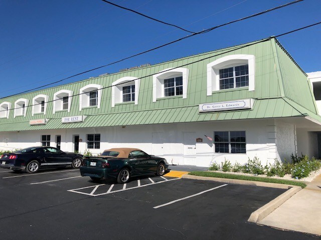 1615 14th Ave, Vero Beach, FL for lease - Primary Photo - Image 1 of 5