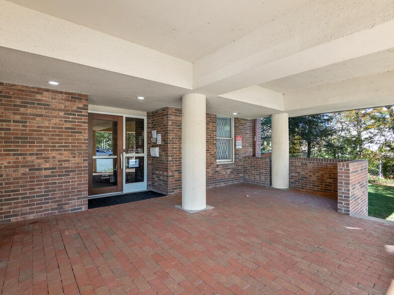 53 S French Broad Ave, Asheville, NC for lease - Building Photo - Image 3 of 35