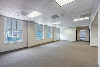 233 A St, San Diego, CA à vendre Photo intérieure- Image 1 de 5