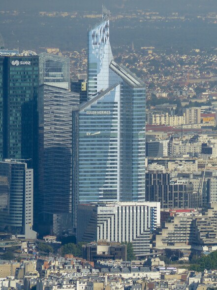 1-2 Place Des Saisons, Courbevoie à louer - Photo du bâtiment - Image 2 de 6