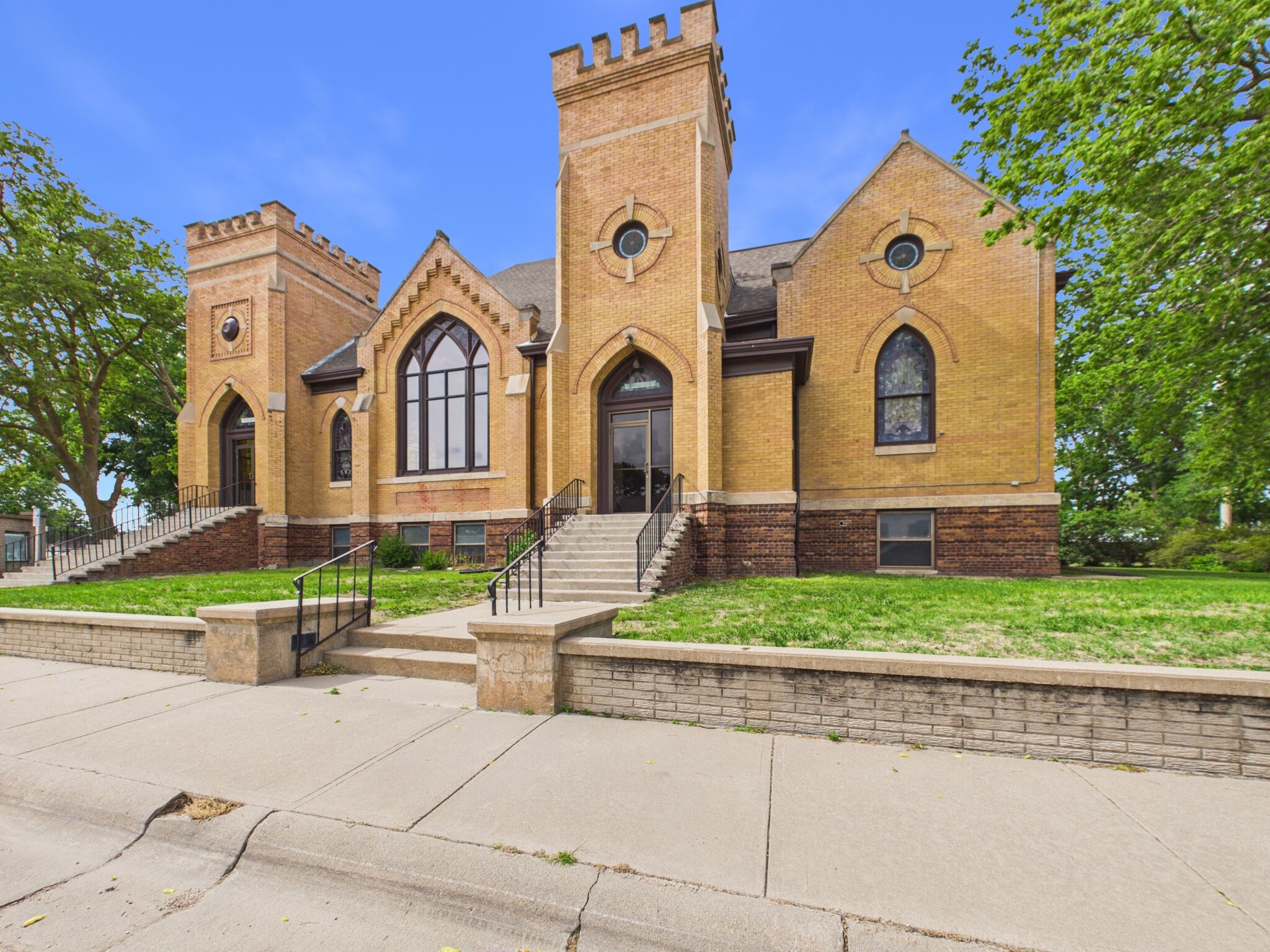 220 E 6th St, Minden, NE for sale Building Photo- Image 1 of 53