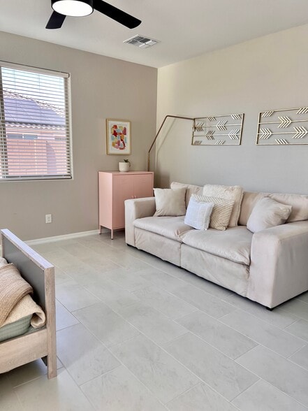 11074 W Tonto St, Avondale, AZ for sale - Interior Photo - Image 3 of 37