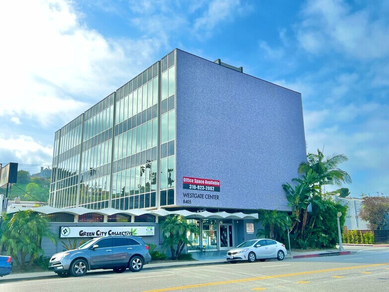 8405 Pershing Dr, Los Angeles, CA à louer - Photo du bâtiment - Image 2 de 5