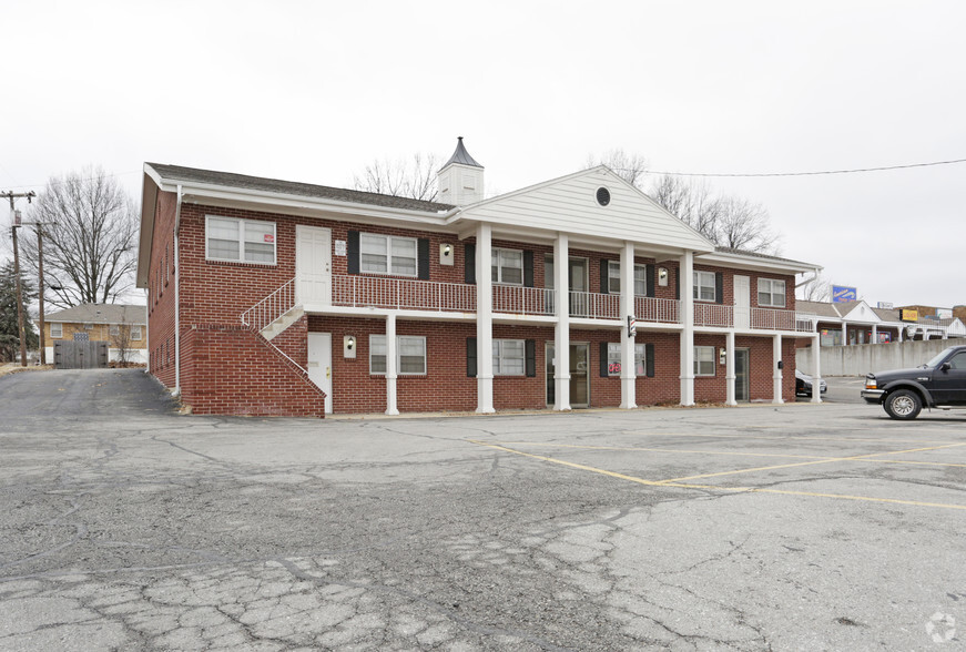 7600 Raytown Rd, Raytown, MO à vendre - Photo du bâtiment - Image 1 de 1