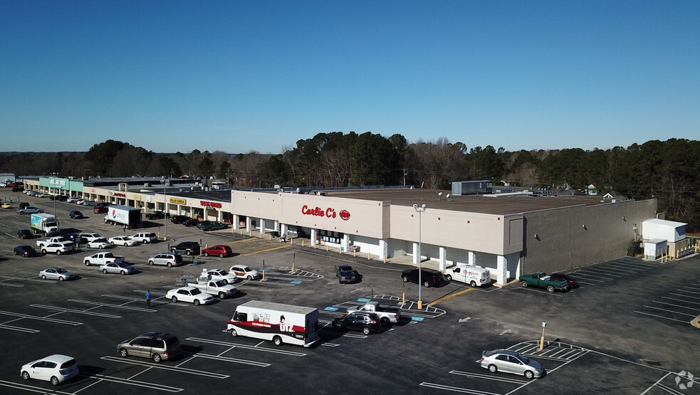 506-550 W Gannon Ave, Zebulon, NC for lease - Primary Photo - Image 2 of 6