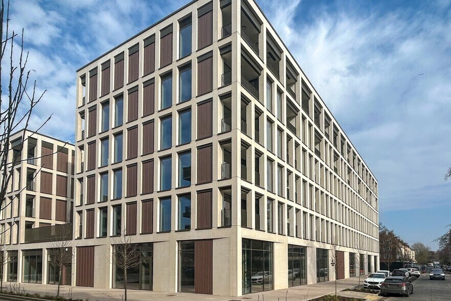 19-21 Dartmouth Av, Woking à louer - Photo du bâtiment - Image 3 de 6