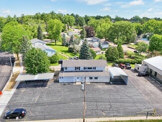 Plus de détails pour 916 Madison Ave, Fort Atkinson, WI - Commerce de détail à vendre