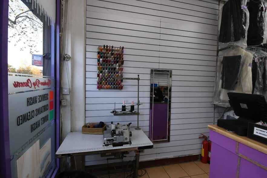 Barking Rd, London for lease - Interior Photo - Image 2 of 22