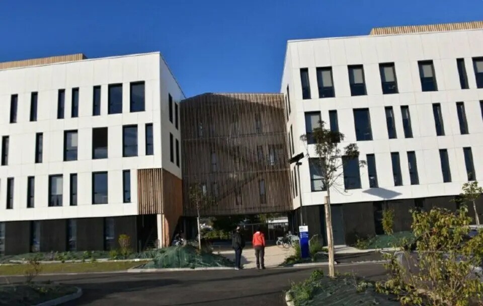 Commerce de détail dans Périgueux à vendre Photo du bâtiment- Image 1 de 6