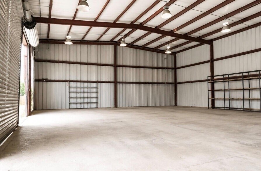 3919 Harrisburg Blvd, Houston, TX for lease - Building Photo - Image 3 of 8