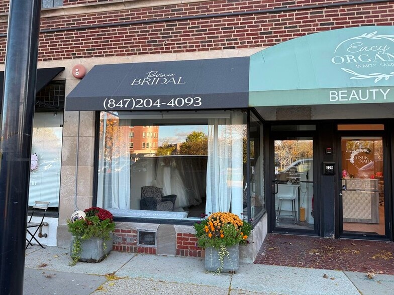 723-733 Saint Johns Ave, Highland Park, IL for lease - Building Photo - Image 2 of 7