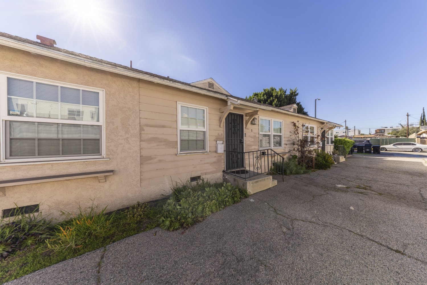 6614 Camellia Ave, North Hollywood, CA à vendre Photo principale- Image 1 de 17