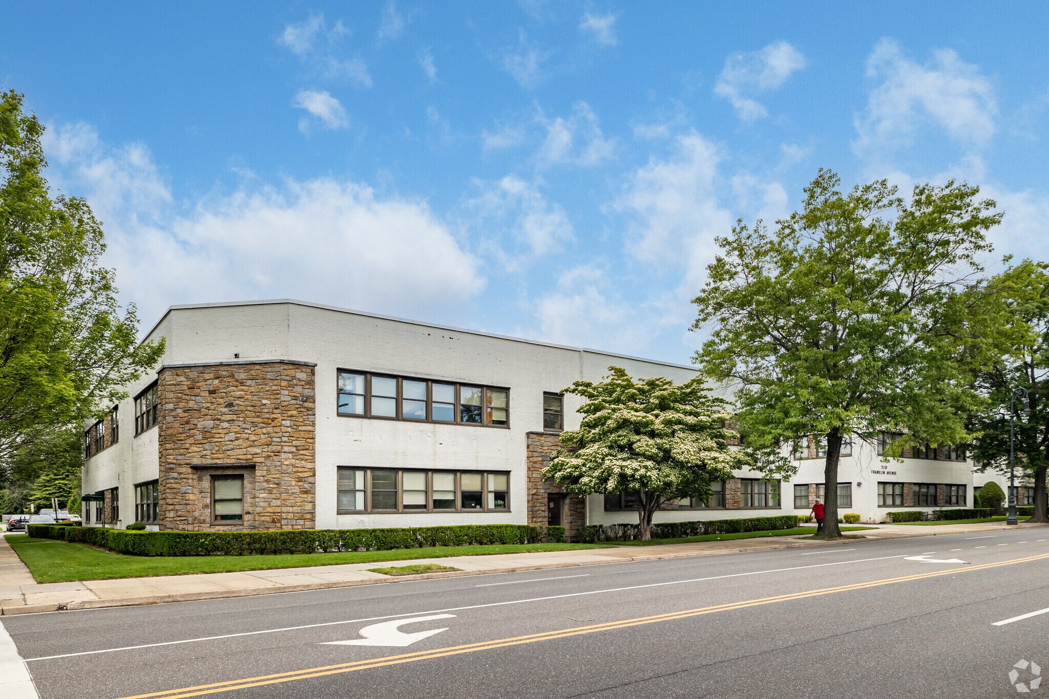 520 Franklin Ave, Garden City, NY à vendre Photo principale- Image 1 de 25