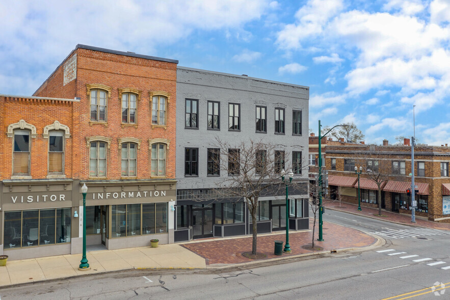 100-102 W Michigan Ave, Ypsilanti, MI à louer - Photo du bâtiment - Image 2 de 3