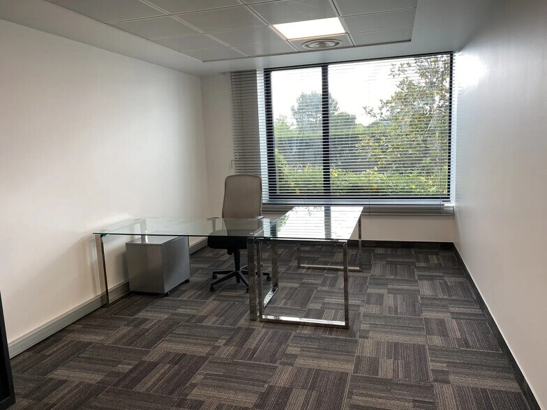 10 Allée De La Connaissance, Lieusaint for lease - Interior Photo - Image 3 of 6