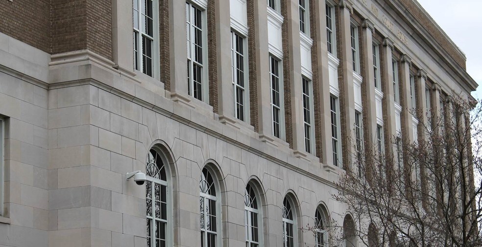 220 Church Ave SW, Roanoke, VA à louer - Photo du bâtiment - Image 1 de 3