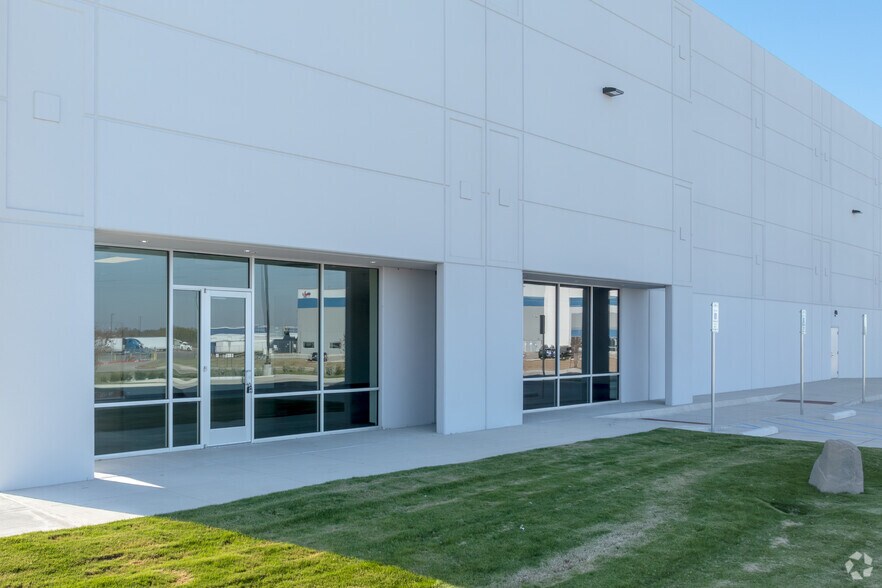 5 Jamison Ct, Terrell, TX à louer - Photo du bâtiment - Image 3 de 5