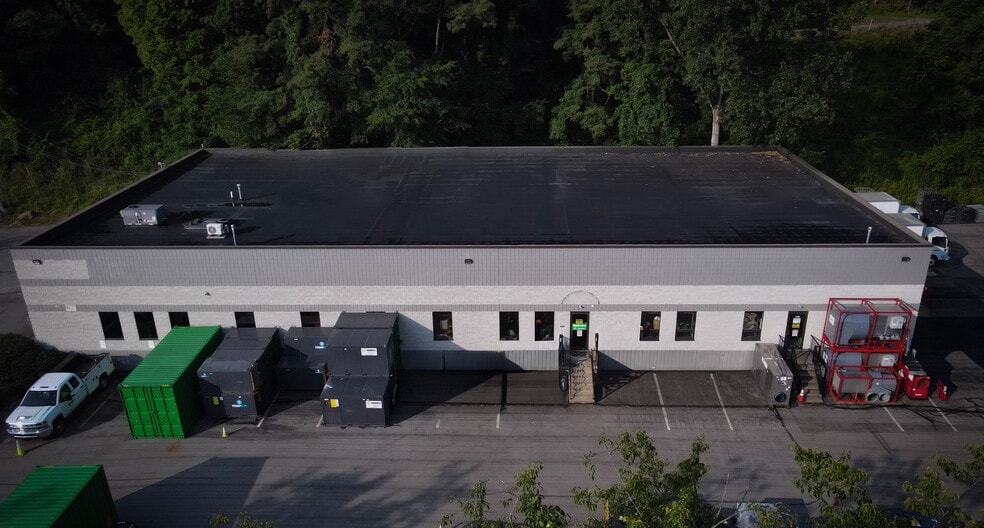 772 Pine Valley Dr, Pittsburgh, PA for lease - Building Photo - Image 2 of 2