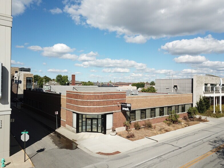 600 E Ohio St, Indianapolis, IN à louer - Photo du bâtiment - Image 2 de 9