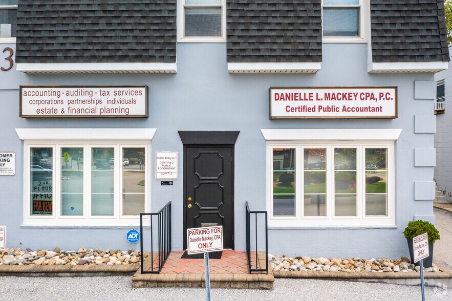 13 St. Albans Cir, Newtown Square, PA à louer - Photo du bâtiment - Image 2 de 9