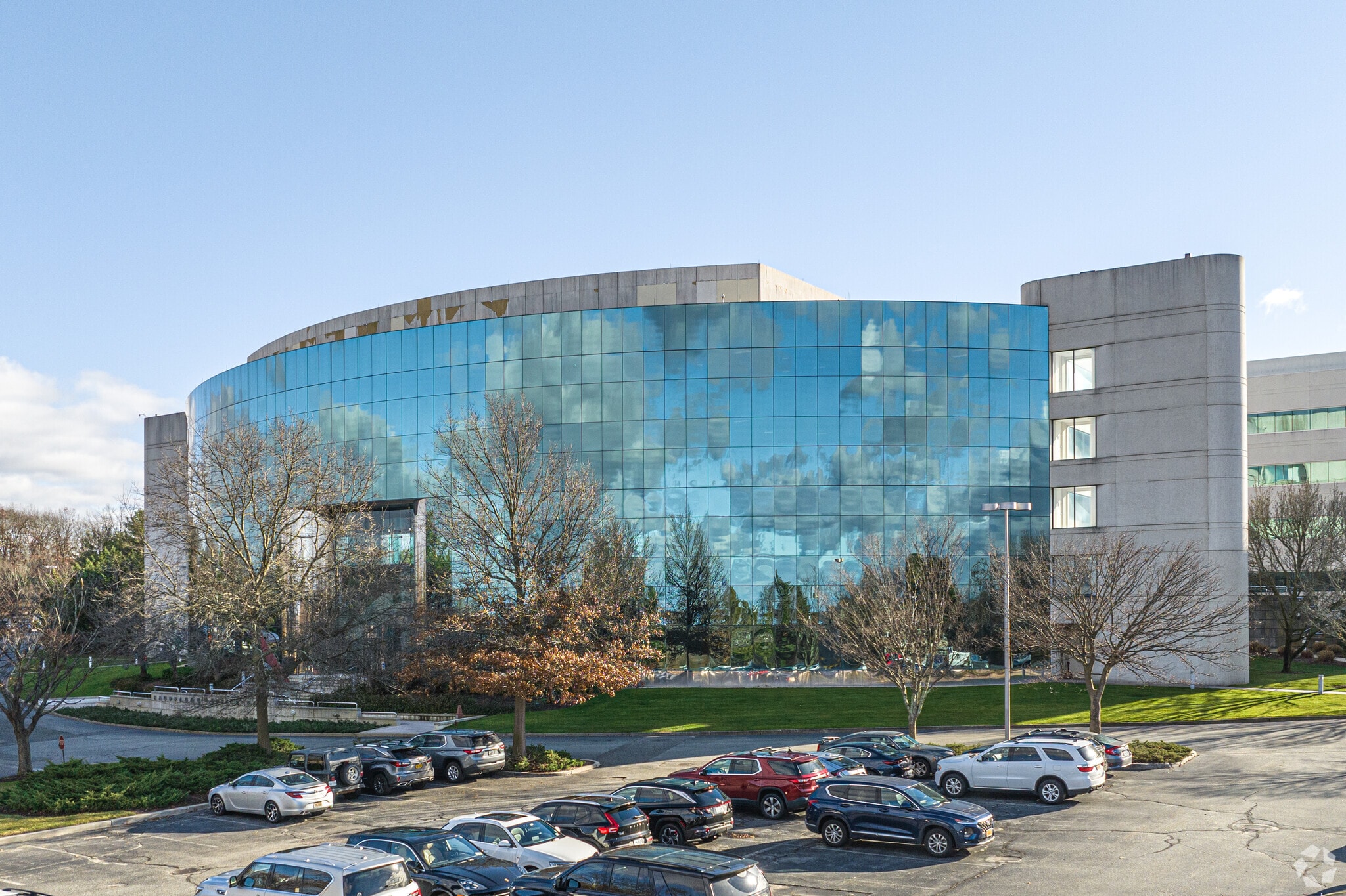 888 Veterans Memorial Hwy, Hauppauge, NY for lease Building Photo- Image 1 of 12