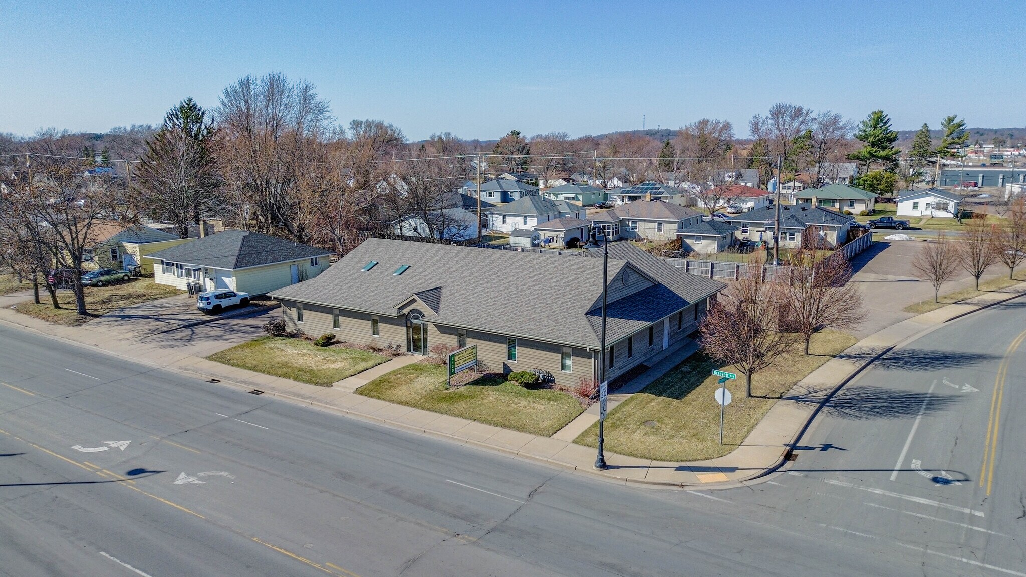 2130 Brackett Ave, Eau Claire, WI for lease Primary Photo- Image 1 of 2