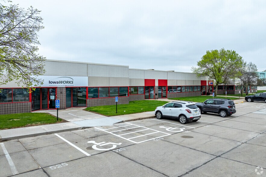 525 SW 5th St, Des Moines, IA à louer - Photo du bâtiment - Image 2 de 7