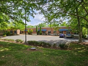 410 Rosedale Ct, Warrenton, VA for lease Building Photo- Image 1 of 6