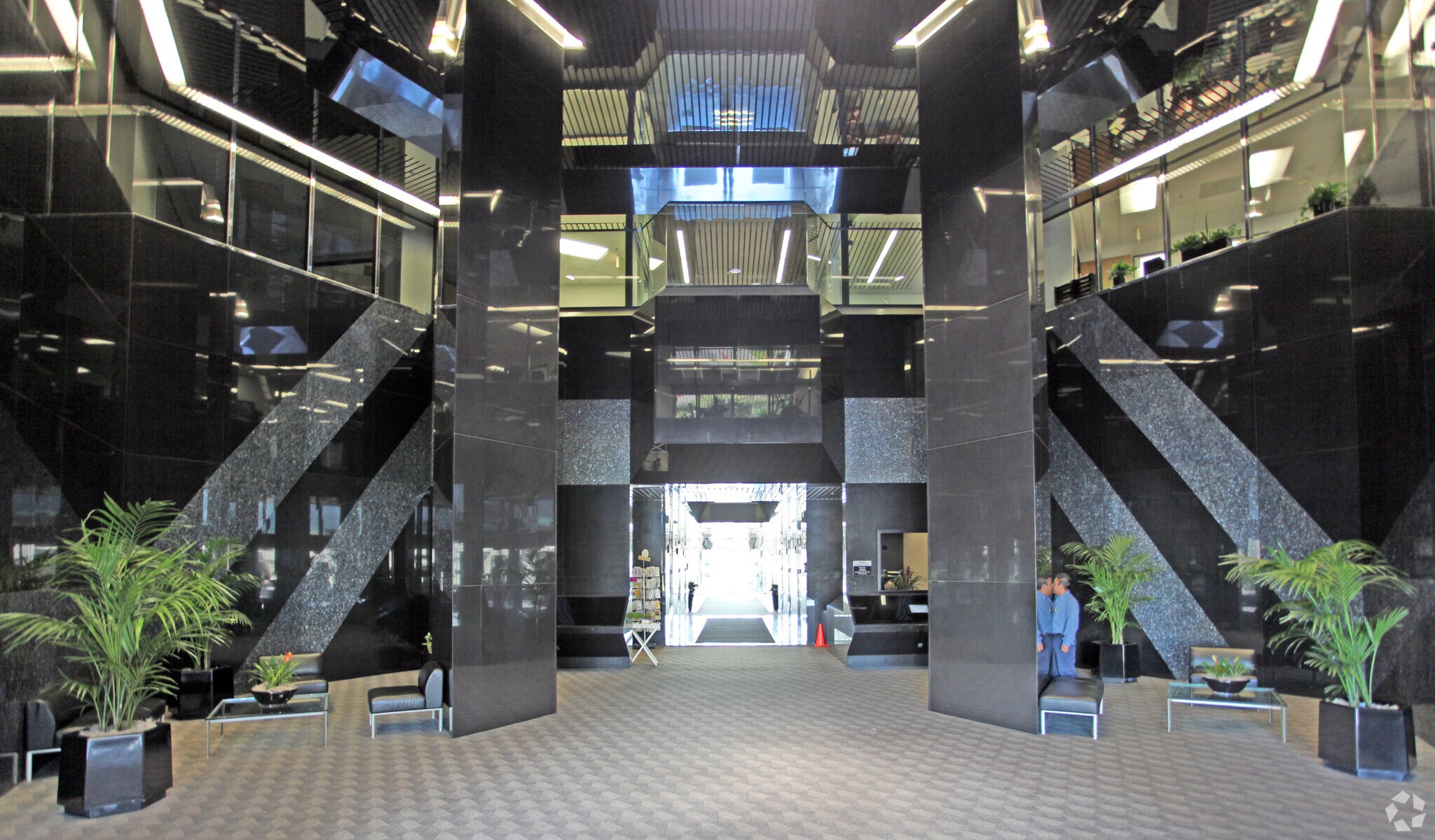 300 East Esplanade Dr, Oxnard, CA for lease Primary Photo- Image 1 of 19