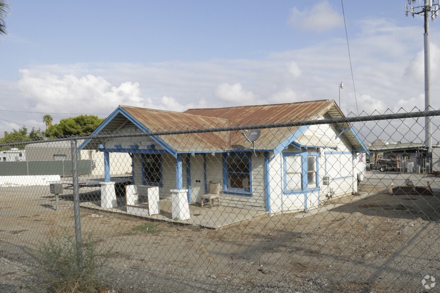 909 Center St, Riverside, CA for sale - Building Photo - Image 2 of 9