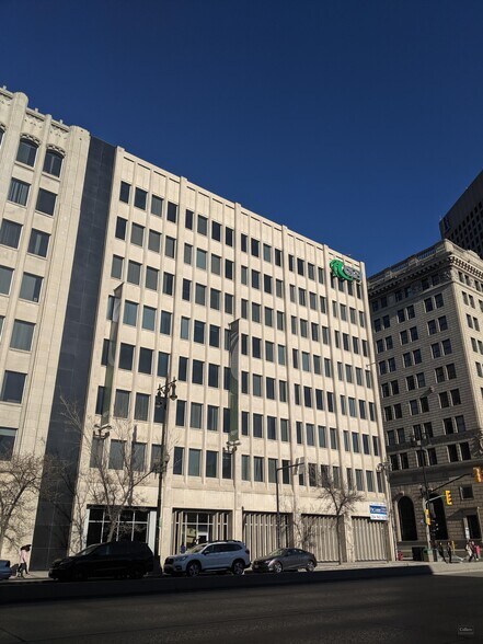 423 Main St, Winnipeg, MB à louer - Photo du bâtiment - Image 3 de 4