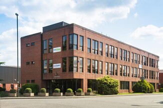 Plus de détails pour Old Brighton Rd, Lowfield Heath - Bureau à louer