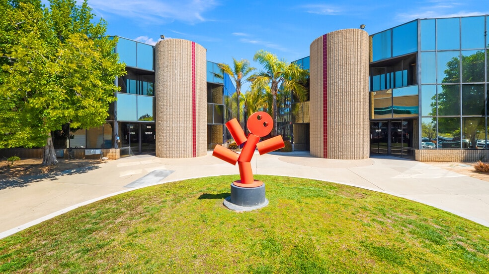 10565 Civic Center Dr, Rancho Cucamonga, CA for lease - Building Photo - Image 3 of 9