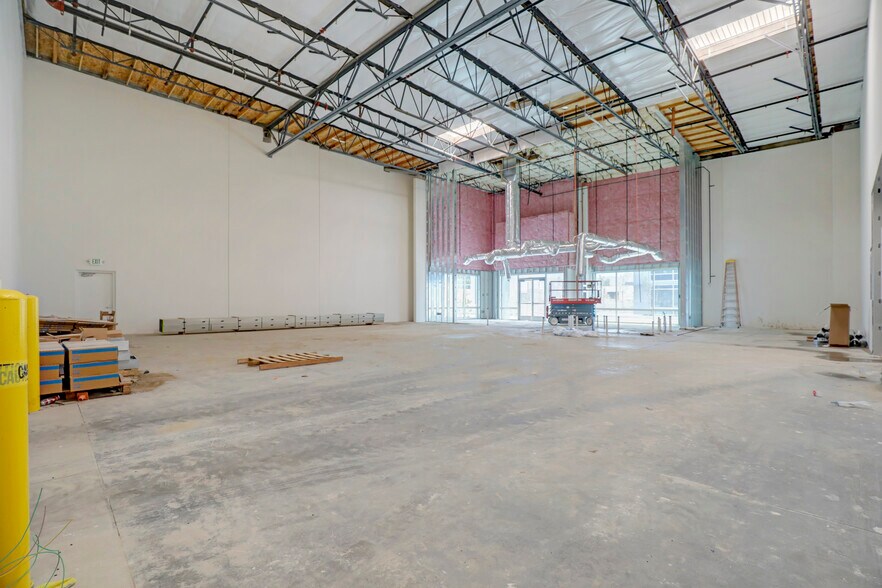 2408 Hook Dr, Simi Valley, CA à vendre - Photo intérieure - Image 2 de 5