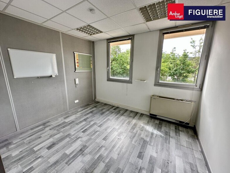30 avenue Henri Malacrida, Aix-en-Provence for lease - Interior Photo - Image 3 of 9