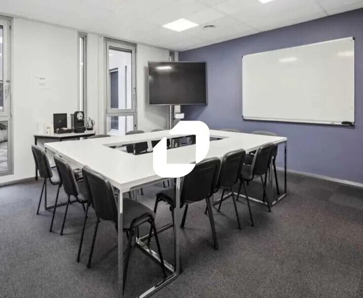 Office in Vélizy-Villacoublay for lease - Interior Photo - Image 3 of 6