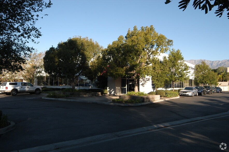 3311 Shelby St, Ontario, CA à vendre - Photo du bâtiment - Image 3 de 3