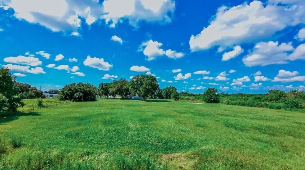 0- 1030 Chalet Suzanne Rd, Lake Wales, FL à vendre - Photo du bâtiment - Image 2 de 4