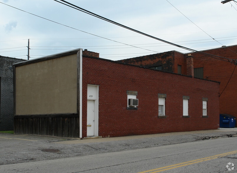 4059 Commerce Ave, Cleveland, OH à vendre - Photo principale - Image 1 de 2