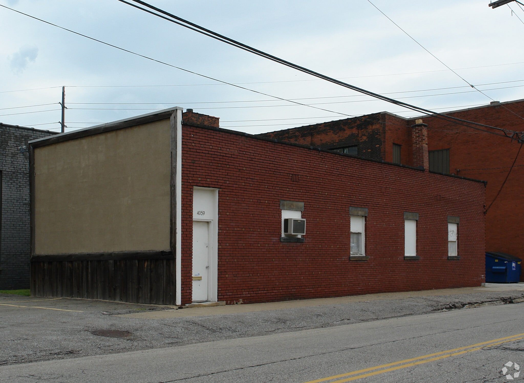 4059 Commerce Ave, Cleveland, OH à vendre Photo principale- Image 1 de 3