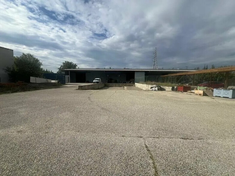 Industrial in PLAN-D'ORGON for lease - Building Photo - Image 2 of 5