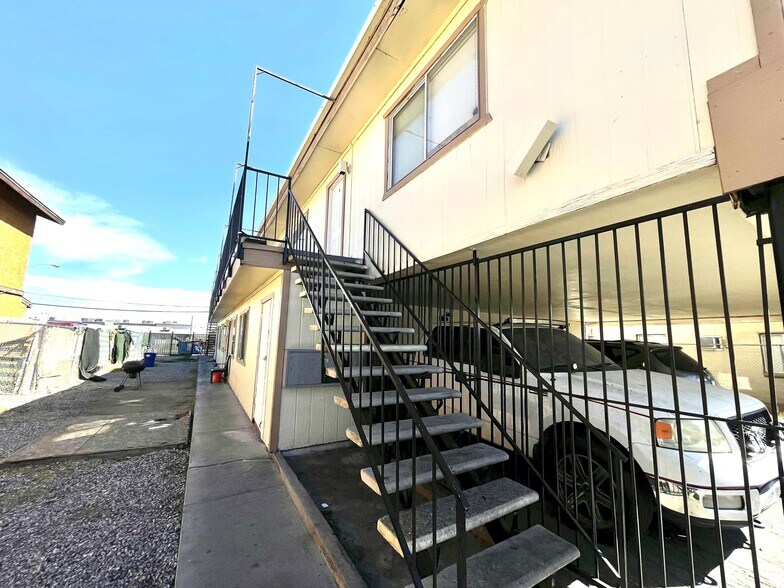 1709 Fairfield Ave, Las Vegas, NV à vendre - Photo du bâtiment - Image 3 de 24