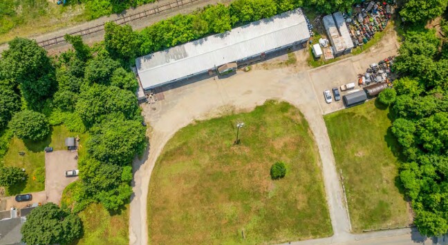 155 Chase Ave, Webster, MA à vendre - Photo du bâtiment - Image 2 de 6