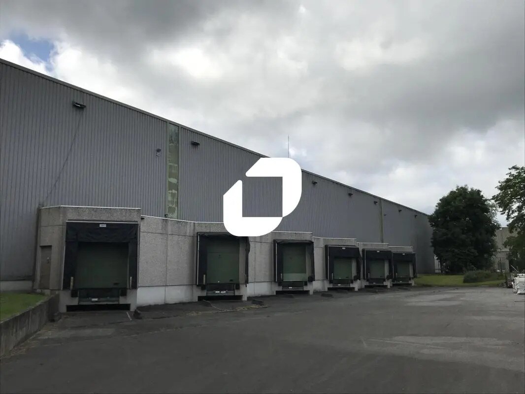 Industrial in Lognes for lease Building Photo- Image 1 of 9