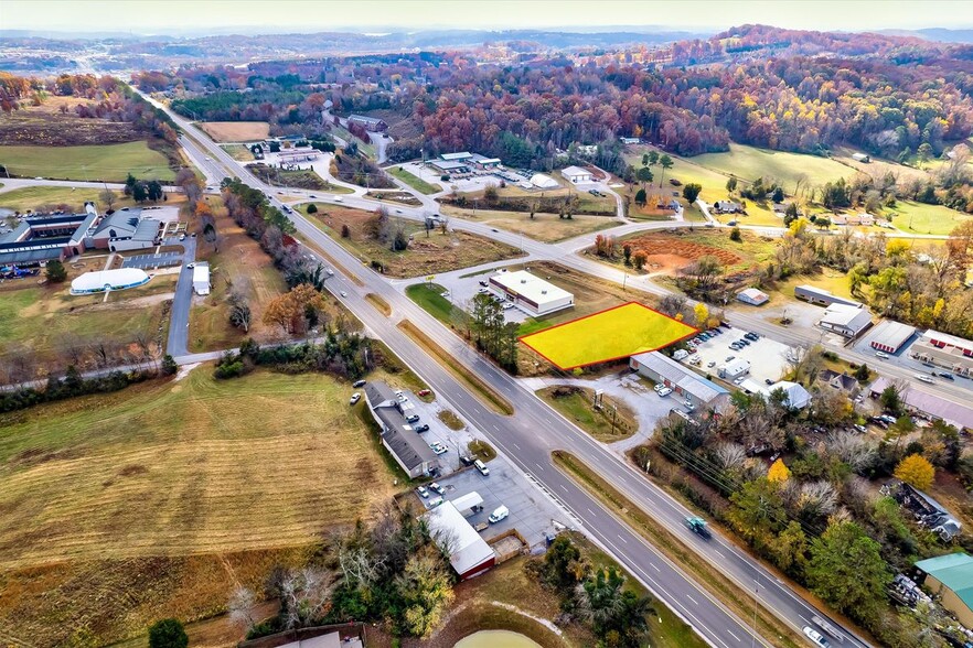 000 Hwy 321 W, Lenoir City, TN for sale - Primary Photo - Image 1 of 6