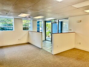 215 NE 40th St, Seattle, WA for sale Interior Photo- Image 2 of 9