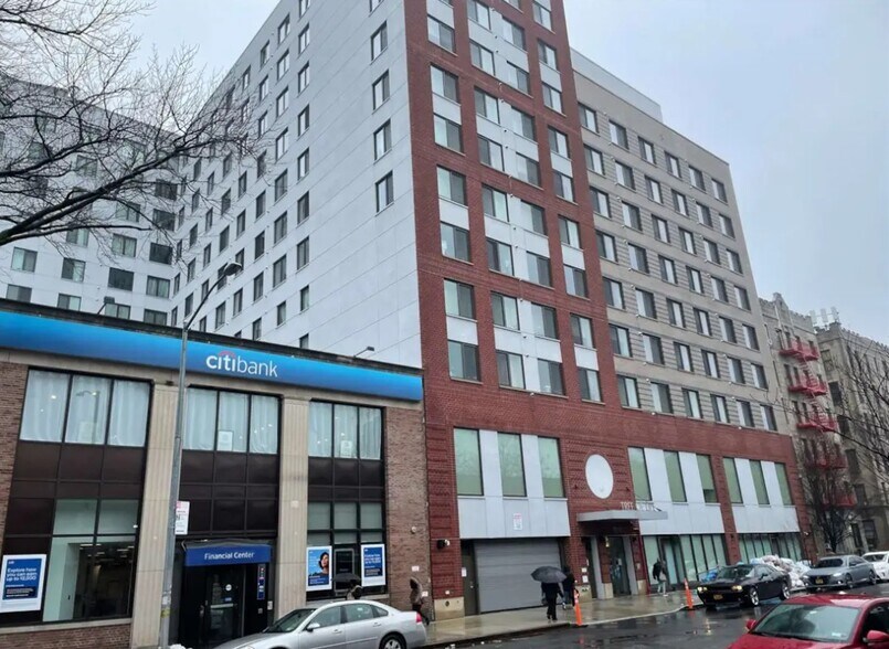 8948 164th St, Jamaica, NY à louer - Photo du bâtiment - Image 1 de 6