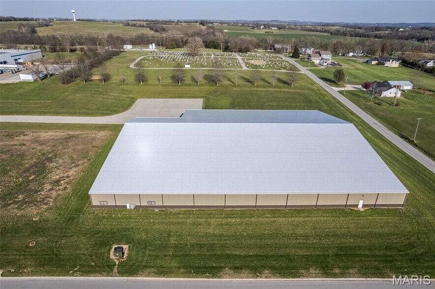 100 Industrial Dr, New Haven, MO à louer - Photo du bâtiment - Image 1 de 13