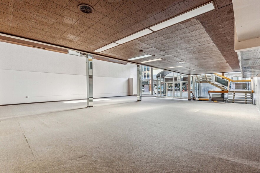 118 N Broadway, Fargo, ND for sale - Interior Photo - Image 3 of 11