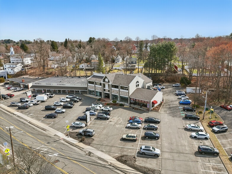 60 Shaker Rd, East Longmeadow, MA à louer - Photo du bâtiment - Image 3 de 15